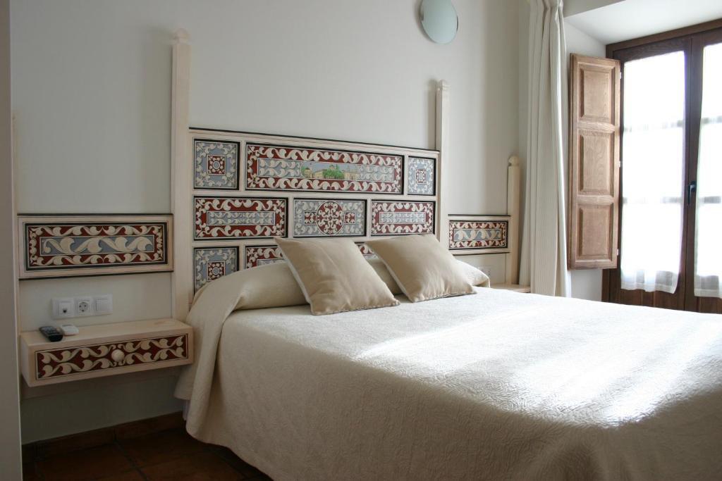 Hostal Santa Maria De Ubeda Экстерьер фото